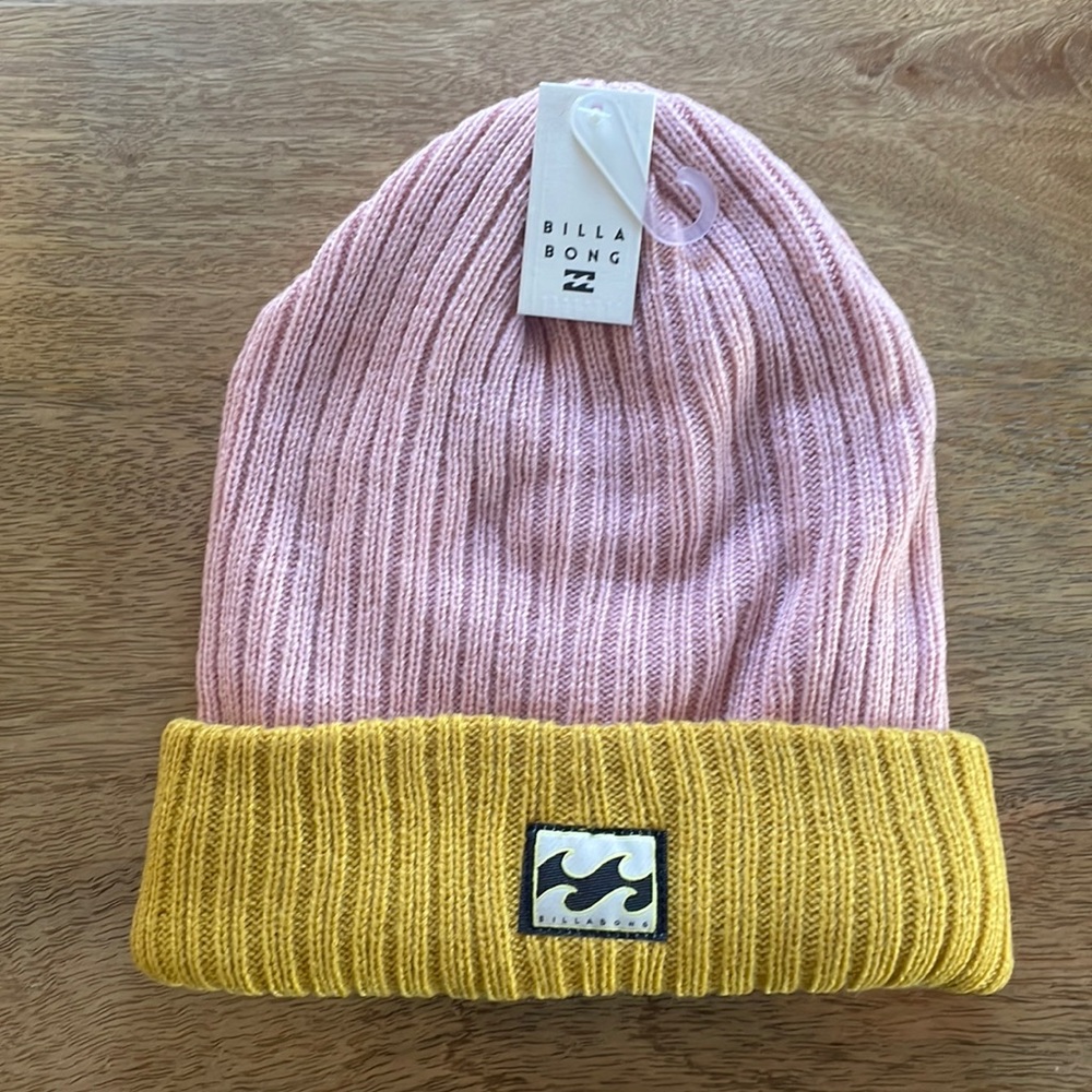 NWT Billabong Beanie